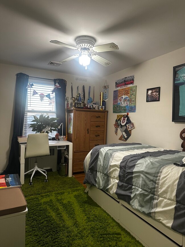 Building Photo - 3006 Sunset Ave