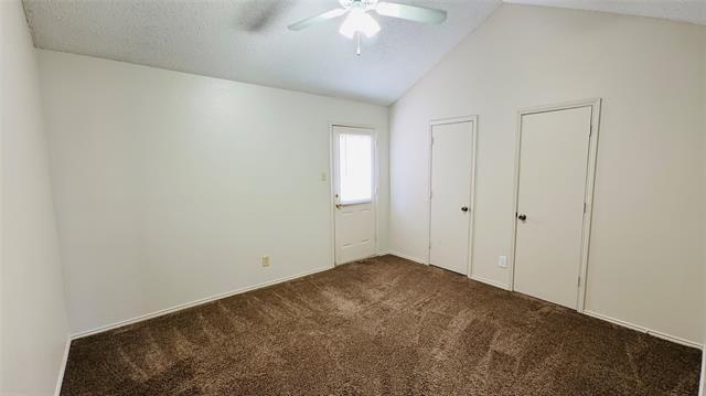 Building Photo - 221 Meadow Ct