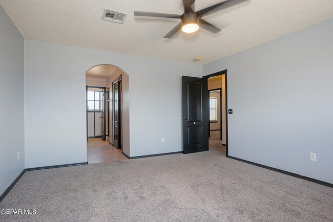 Building Photo - 3274 Maple Point Dr