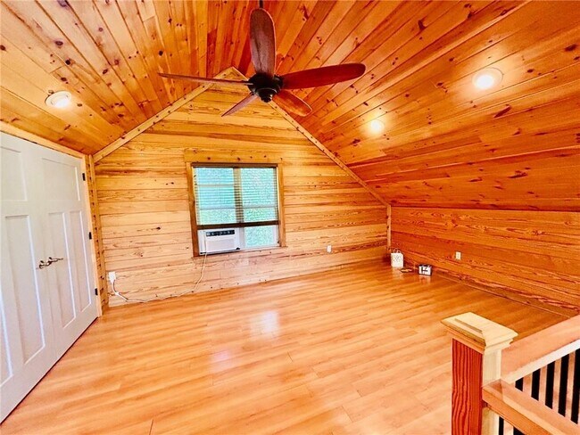 Building Photo - 4067 Fincher Dr