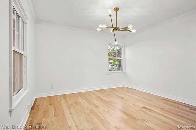 Building Photo - 2120 Buckingham Ave