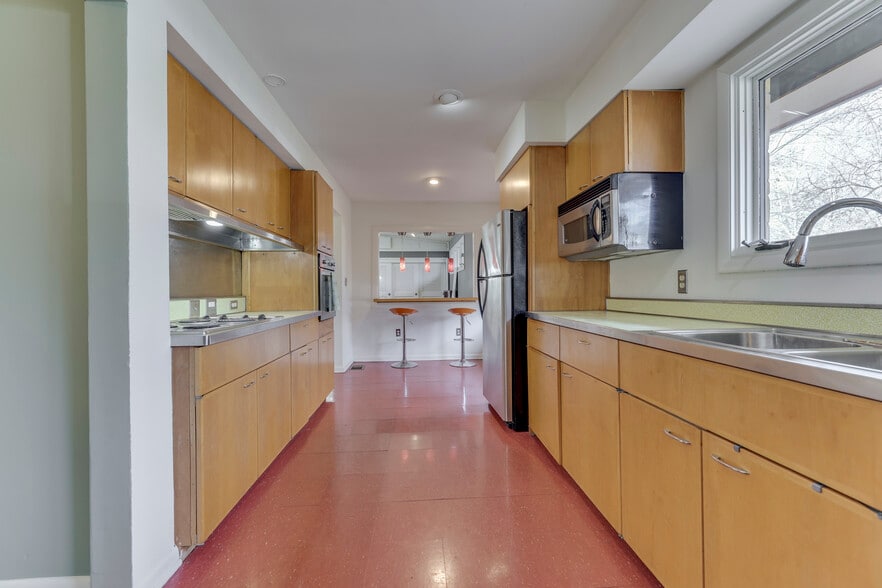 Building Photo - 111 McClellan Rd