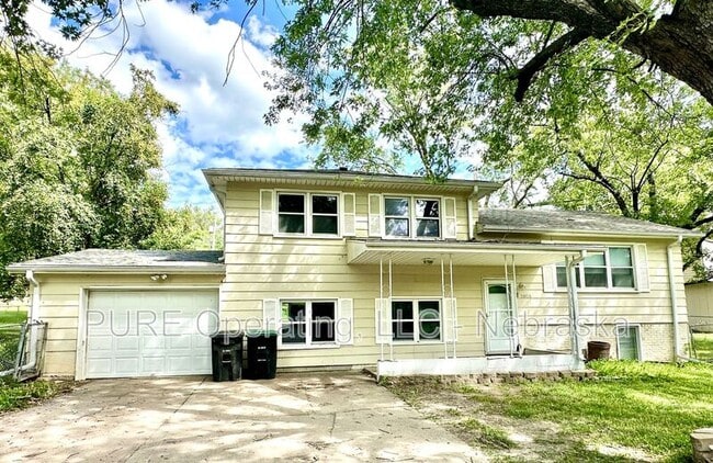 Building Photo - 5851 S 51st St