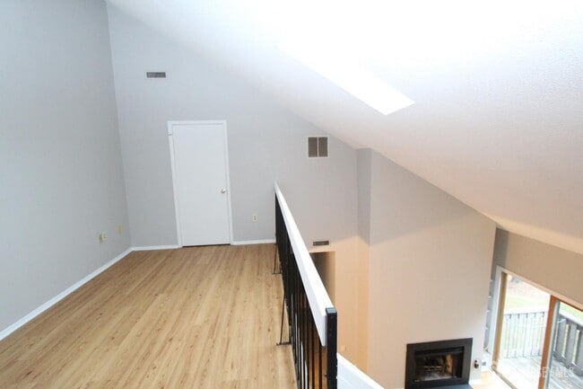 Building Photo - 1204 Aspen Dr