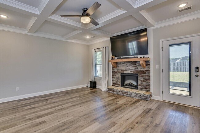 Building Photo - 627 Garland Trl