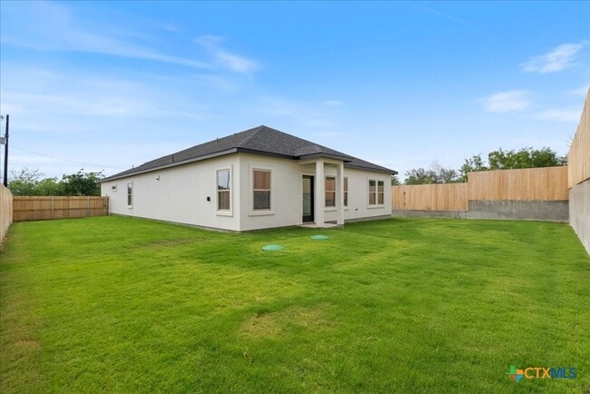 Building Photo - 223 Timberline Dr