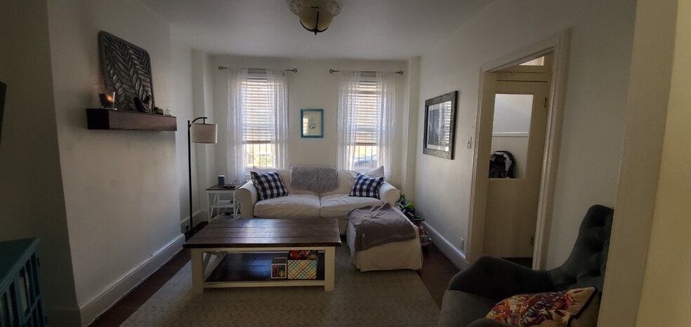 Building Photo - 1818 Montrose St