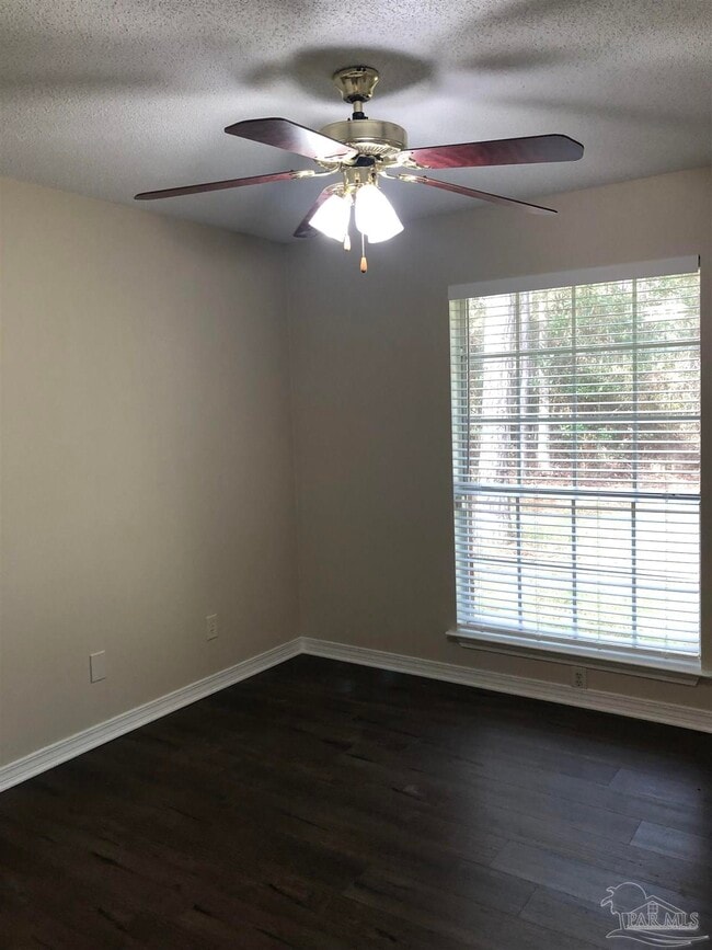 Building Photo - 1044 Woodlore Cir