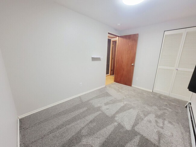 Building Photo - Spacious 3-Bedroom Home with Fenced Yard &...