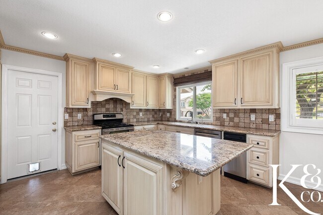 Building Photo - 1612 San Rafael Way