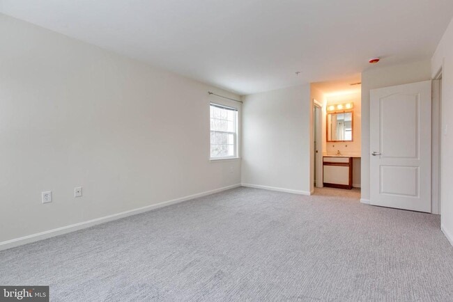 Building Photo - 8399 Montgomery Run Rd