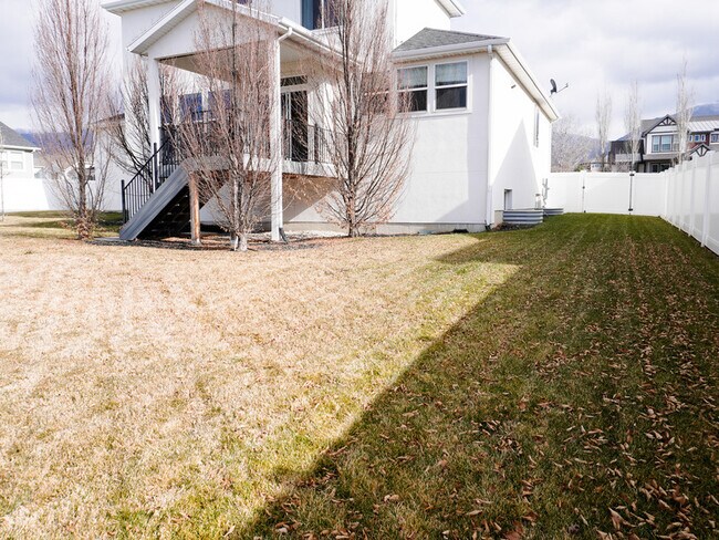 Building Photo - 2274 S 50 E