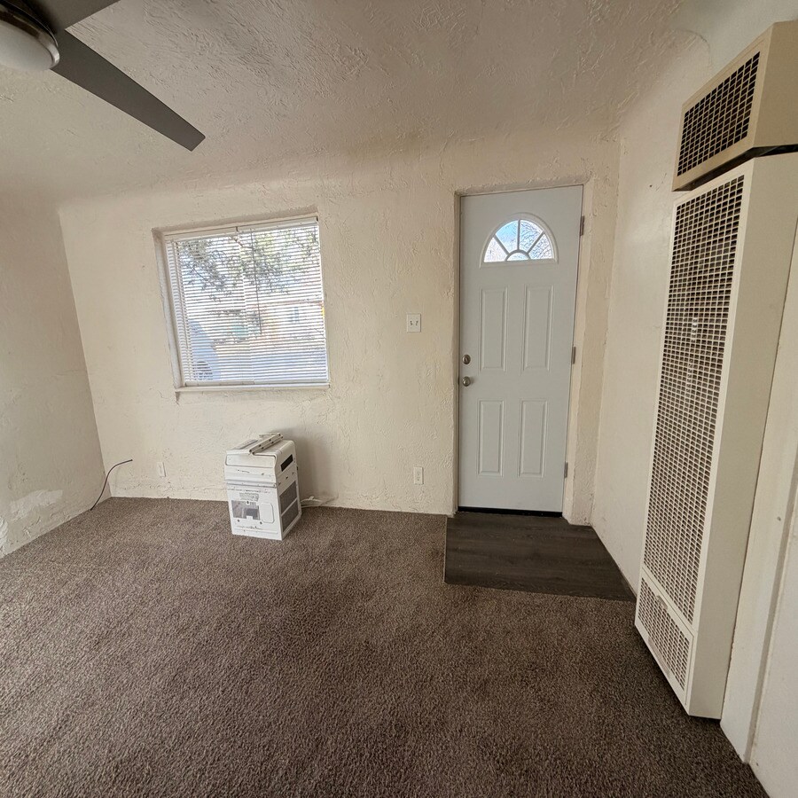 Building Photo - 1713 Aspen St