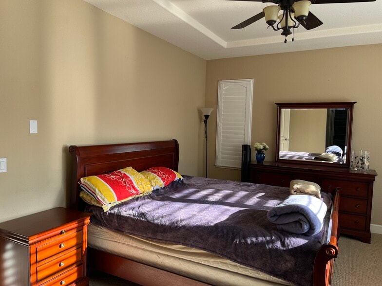 MasterBedroom side - 590 Selby Ln