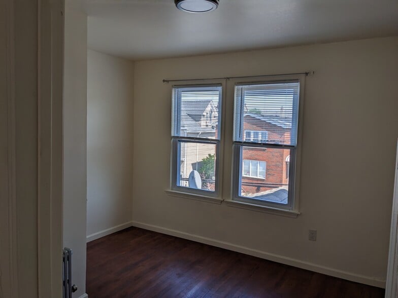 Building Photo - 9 Gould Ave