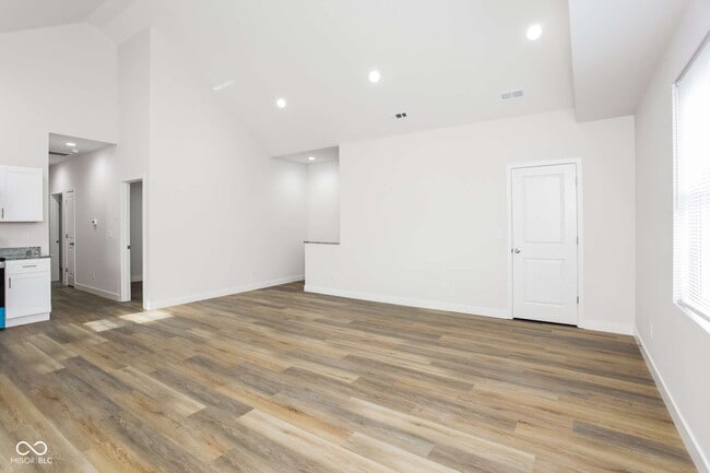 Building Photo - 2950 Winthrop Ave