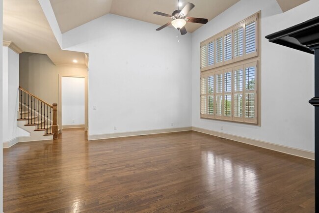 Building Photo - 444 Wild Elm St