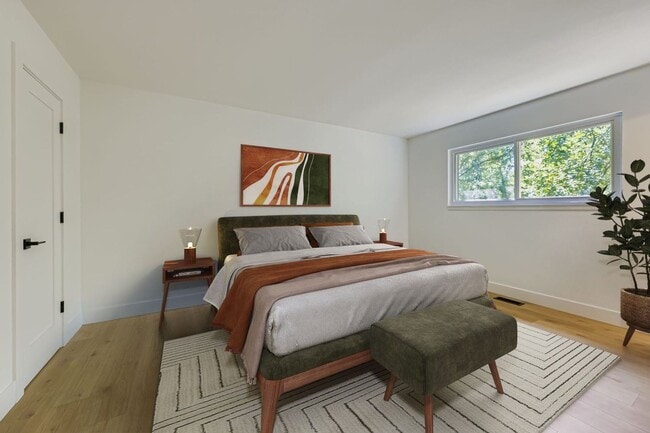 Building Photo - Recently Remodeled 4BD, 3BA Louisville Home