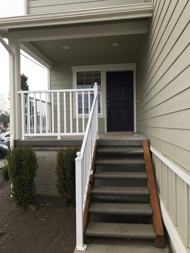 Building Photo - 2031 Alder St