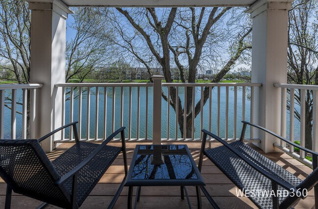 Building Photo - 5601 Carriage Way Dr