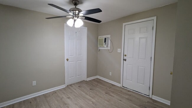 Building Photo - 204 Brigadier St