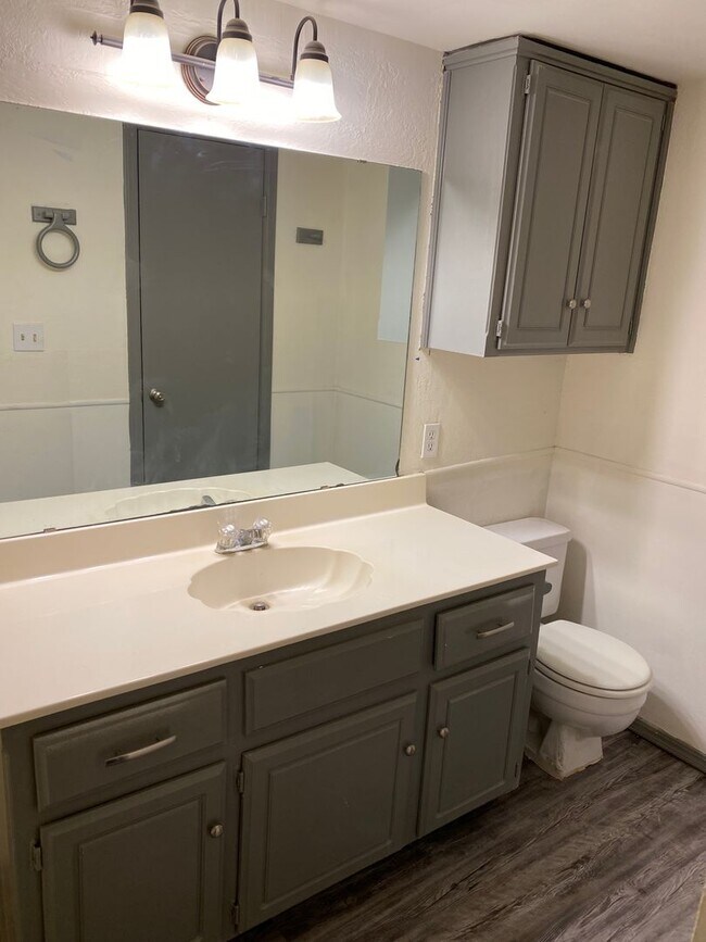 Building Photo - 4201 Colony Dr