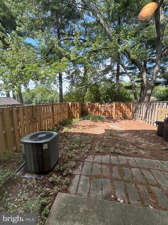 Building Photo - 576 Millshire Dr