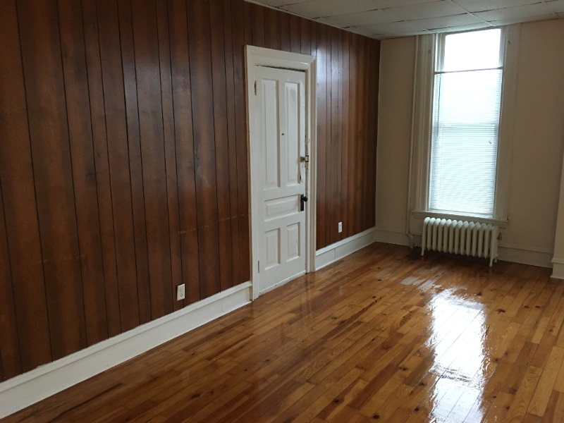 Building Photo - 1517 Plainfield Ave NE