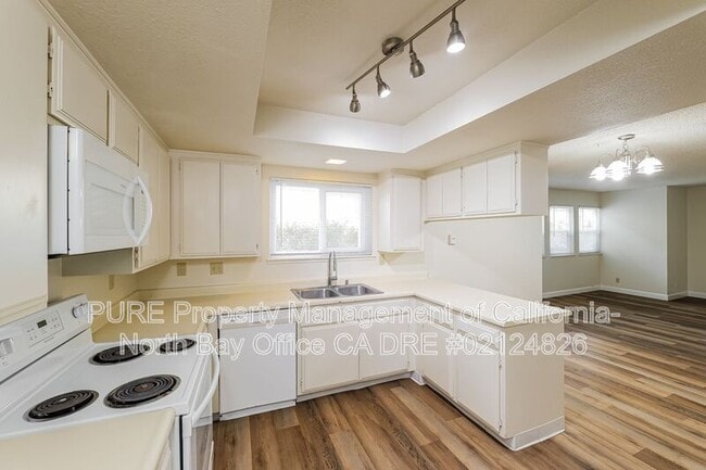 Building Photo - 2326 Tachevah Dr