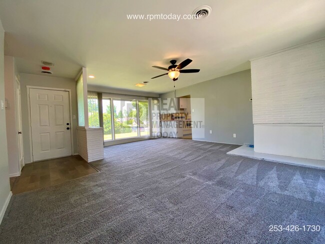 Building Photo - Charming 3 Bedroom Rambler in Tacoma!