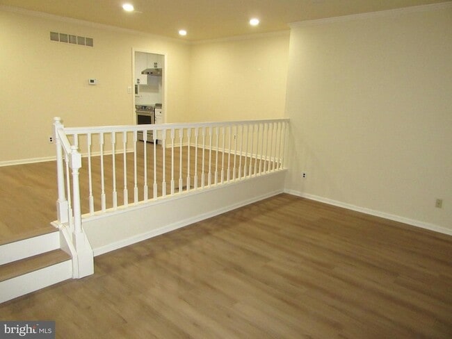 Building Photo - 512 Cobblers Ln