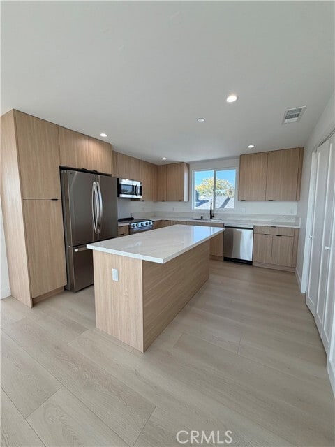 Building Photo - 7854 Troost Ave