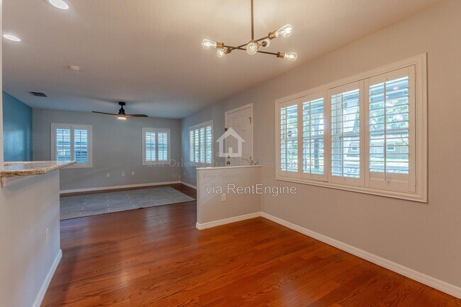 Building Photo - 2403 Mayer St