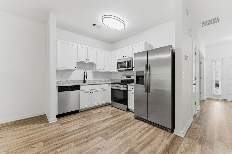 Building Photo - 585 McWilliams Rd SE