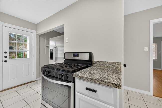 Building Photo - 6741 Feldspar St