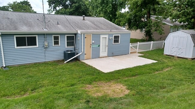 Building Photo - 847 Weedel Dr