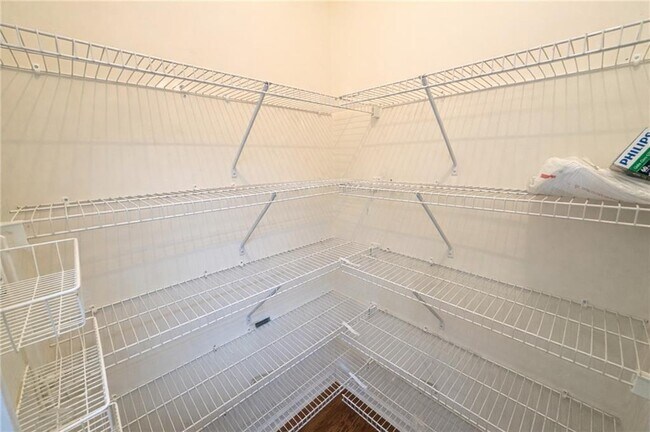 Building Photo - 3075 Kentmere Dr