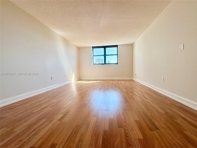 Building Photo - 210 174th St