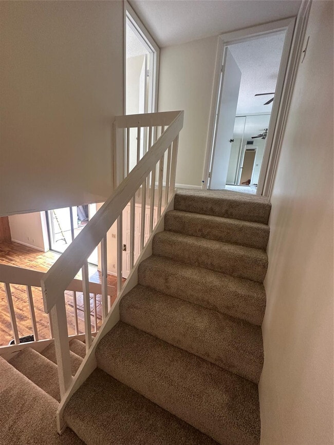 Building Photo - 5748 SE Riverboat Dr