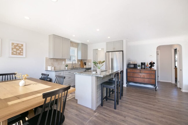 Building Photo - 7906 Lanyard Dr