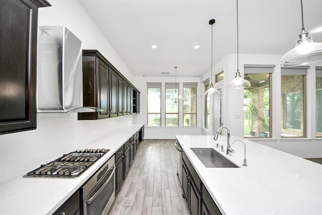 Building Photo - 10910 Wardrop Pl