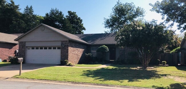Primary Photo - 92 Lelia Ln