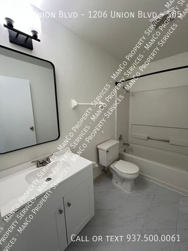 Building Photo - 1206 Union Blvd