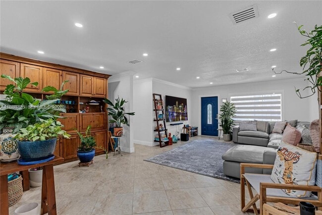 Building Photo - 9901 SW 35th Terrace