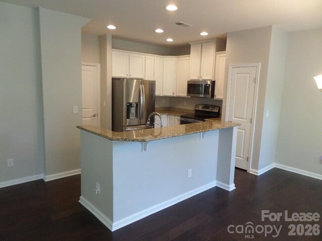 Building Photo - 3339 Major Samuals Way