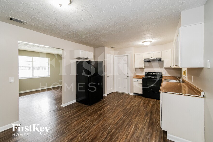 Building Photo - 4476 Jade Dr W