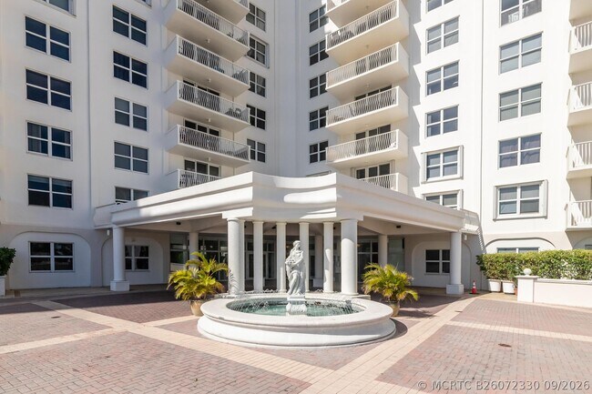 Building Photo - 1 Las Olas Cir