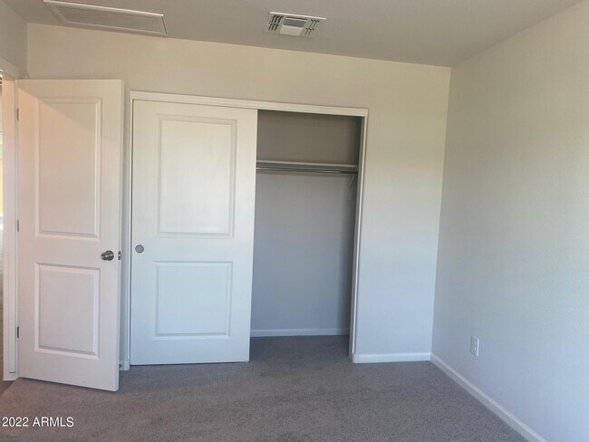 Building Photo - 2052 E Velvet Pl