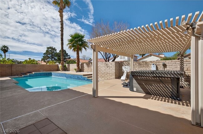 Building Photo - 4835 Illustrious St