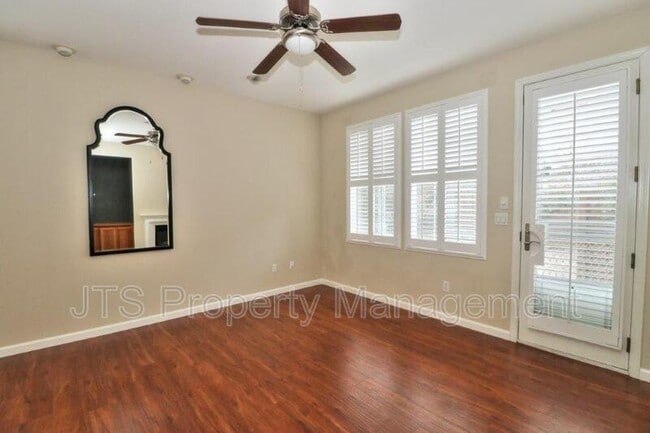 Building Photo - 217 Barnhill Dr